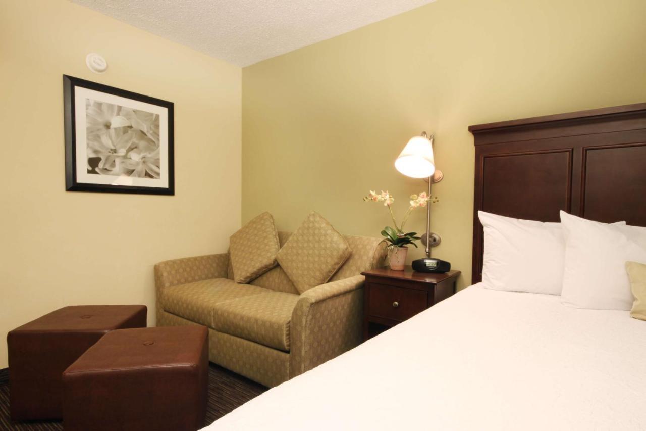 Hampton Inn Indianapolis Northeast/Castleton Екстериор снимка