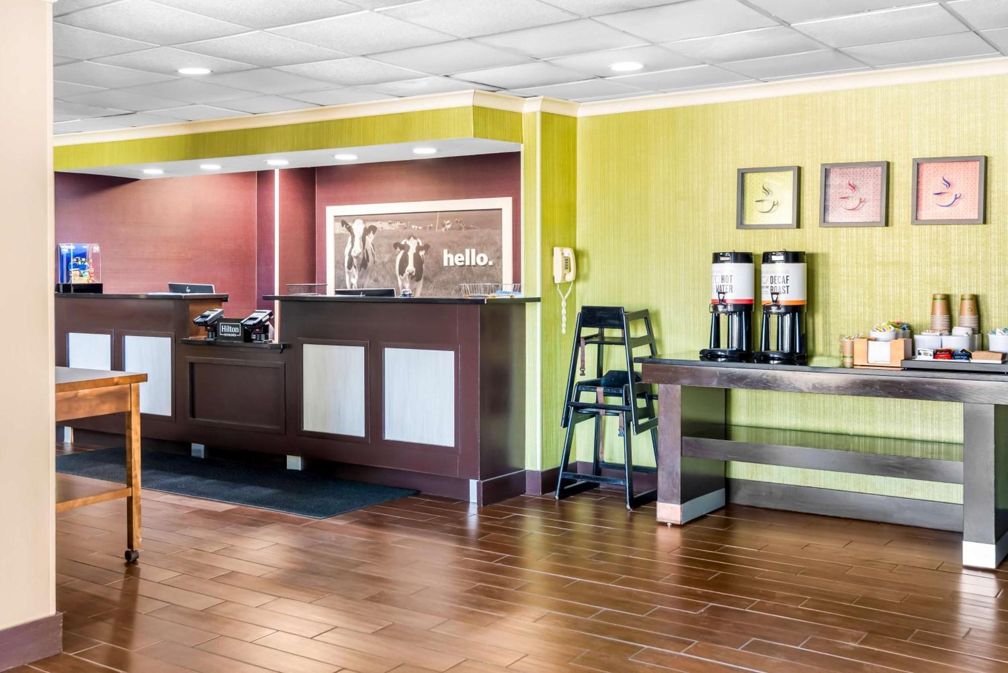 Hampton Inn Indianapolis Northeast/Castleton Екстериор снимка